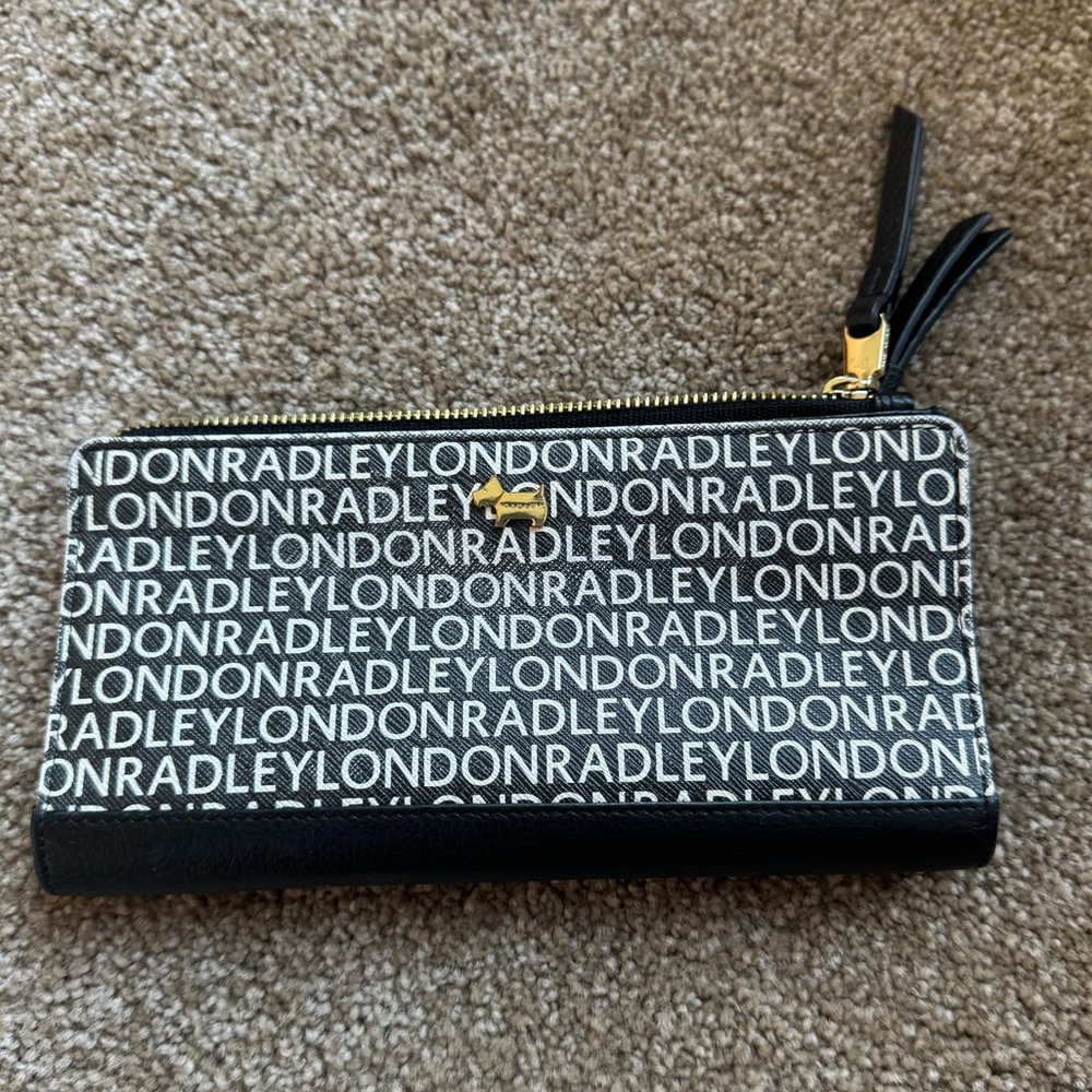 RADLEY LONDON Black and White Logo Zip Wallet